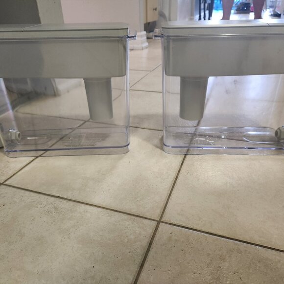 Brita XL Water Filter Dispensers ( — Excellent Condition - Picture 2 of 2